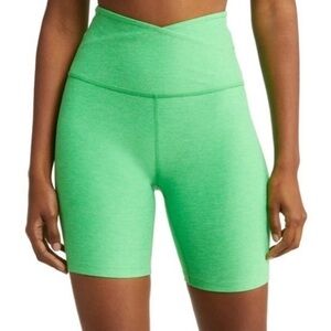 Beyond Yoga Spacedye At Your Leisure High Waisted Biker Shorts Line green SZ XS
